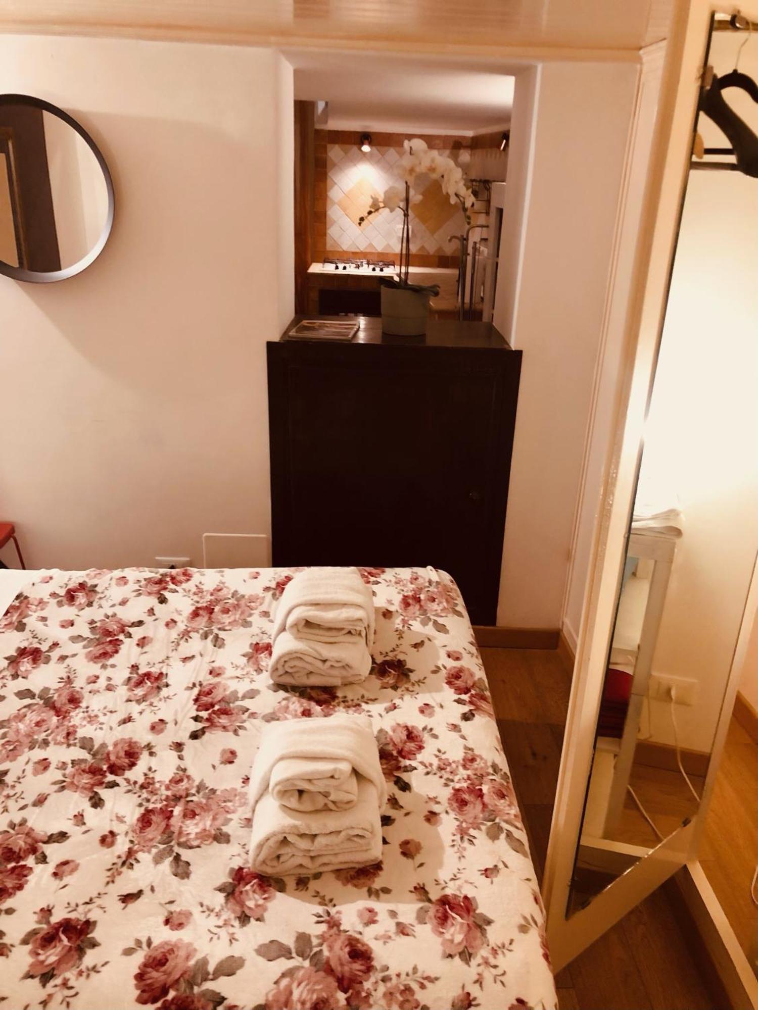 Campo De' Fiori Loft The Angeli'S Apartment โรม ภายนอก รูปภาพ